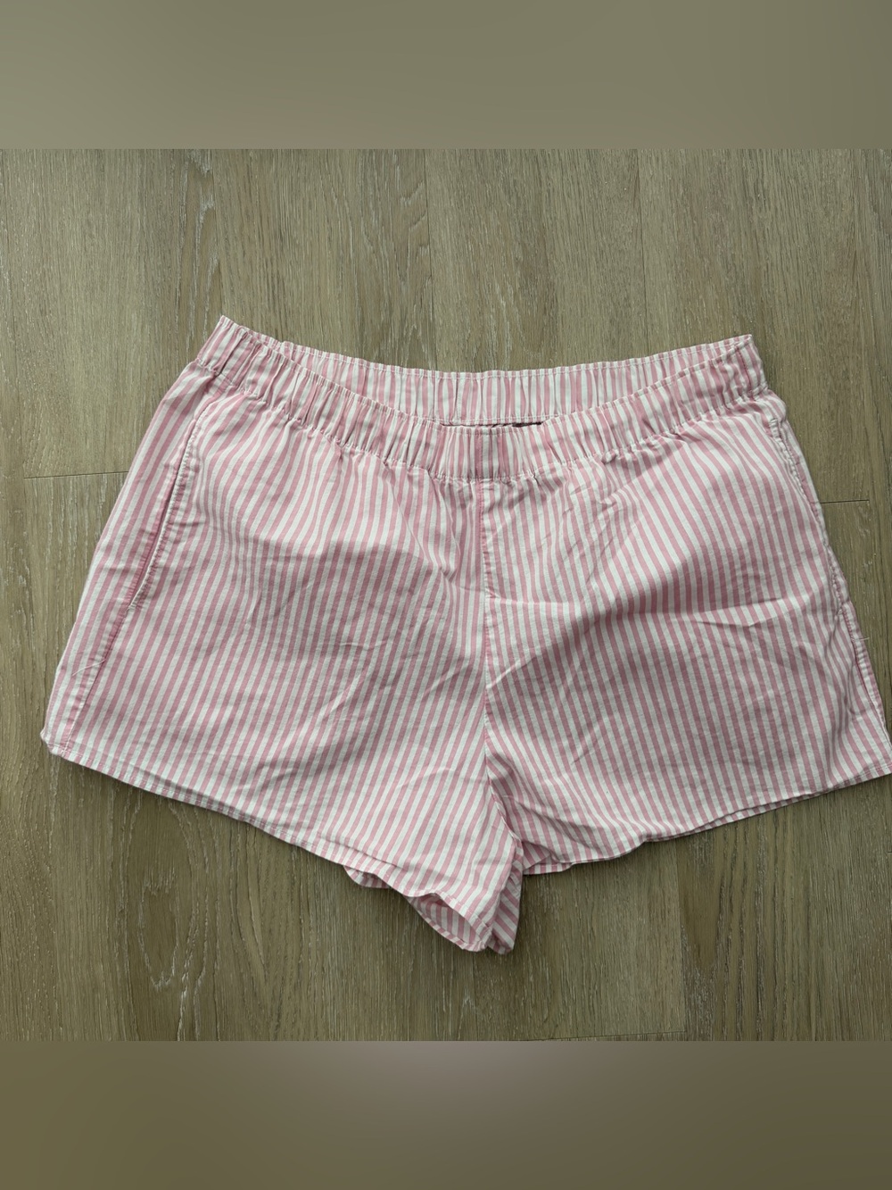 Hollister pink and what striped shorts